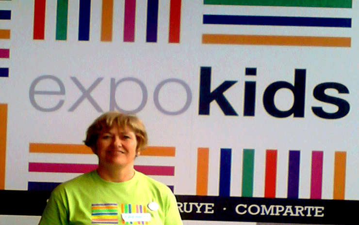 Voluntaria-en-Expokids-2014-Carmen-Estrada